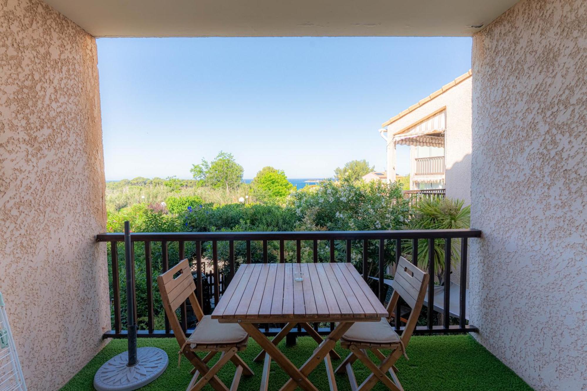 Sanary Bandol Plein Sud Lägenhet Exteriör bild